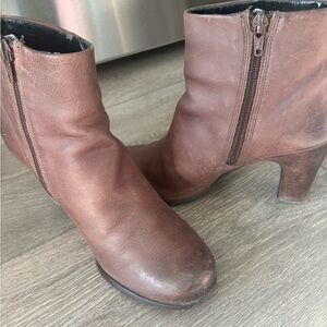 Ecco heeled Angle Boots